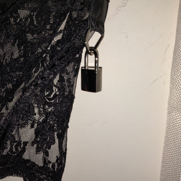 Punk Rave - Lock and Key Black Overlay Skirt - Picture 2 of 9